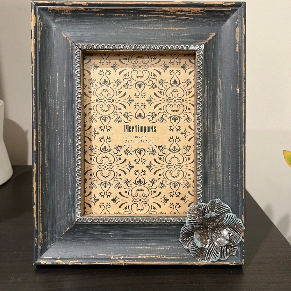 NWT PIER 1 Imports distressed wood brown photo frame 5x7